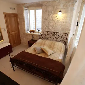 Tragurium & Salona Apartment Trogir