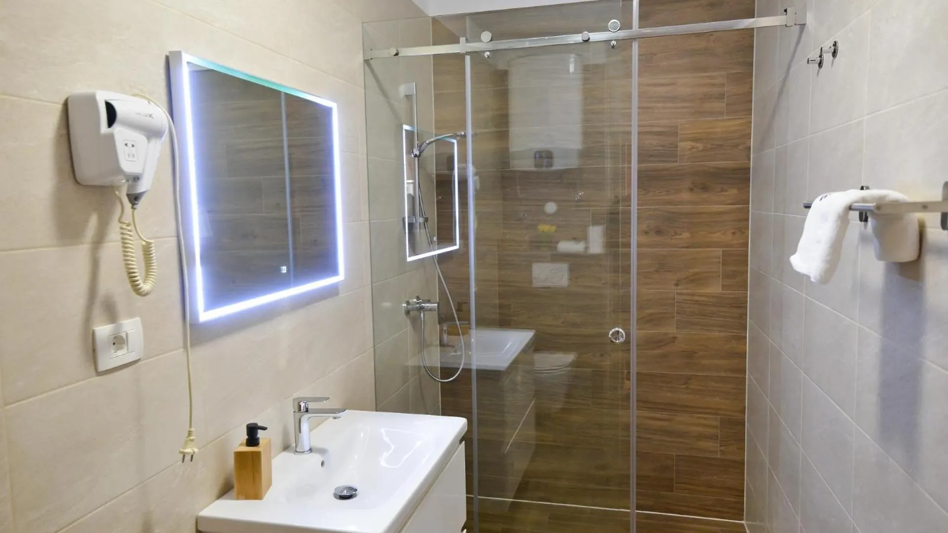 **** Pensión Zoilo Rooms Self Check-In Zadar Croacia