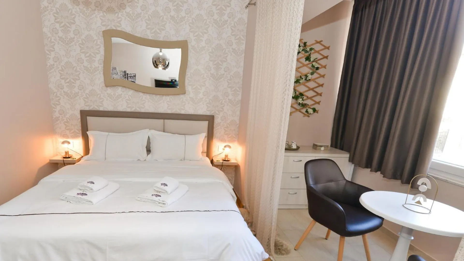 Zoilo Rooms Self Check-In Zadar 4*,  Croacia